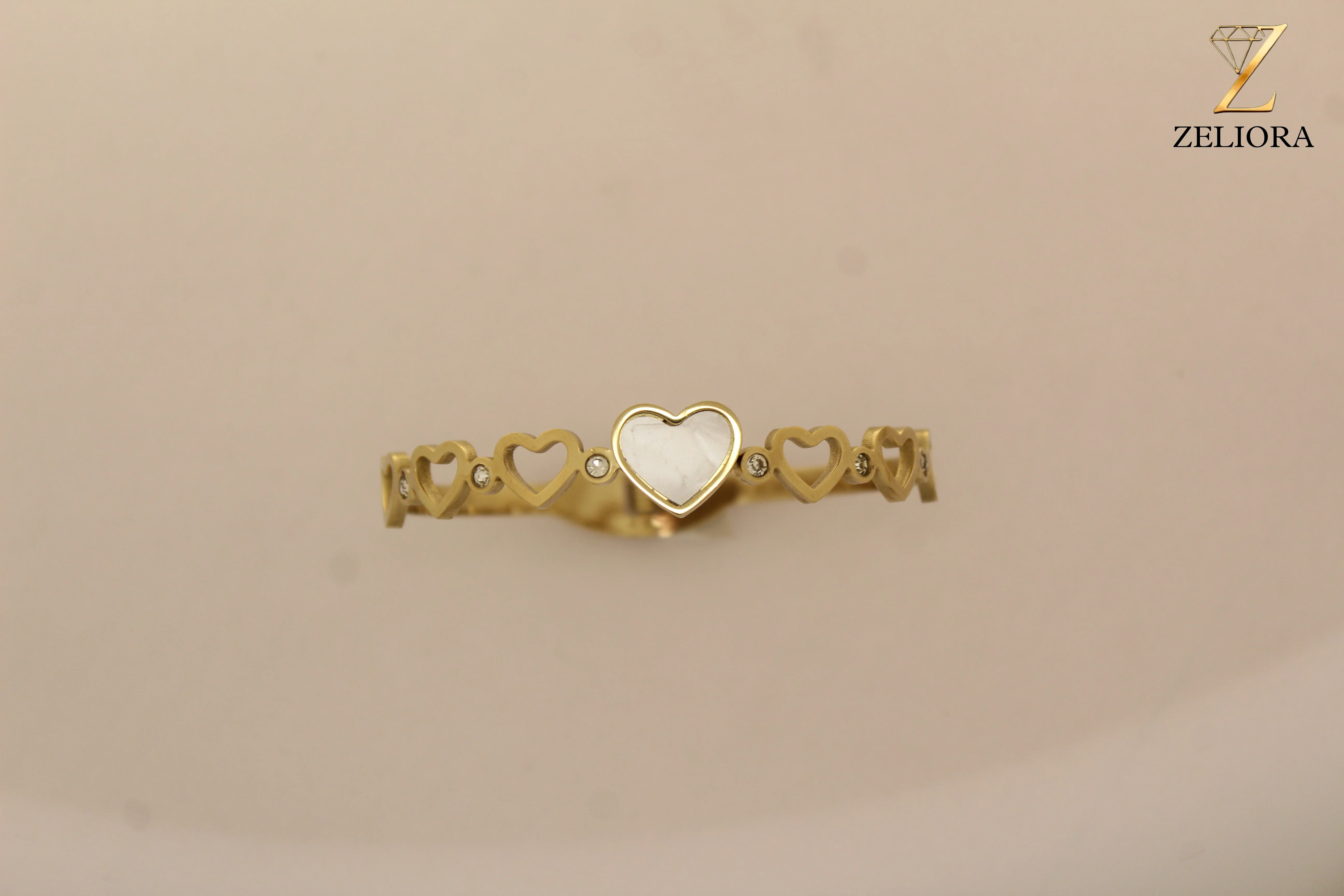 Golden Love Trail Kada thumbnail 3