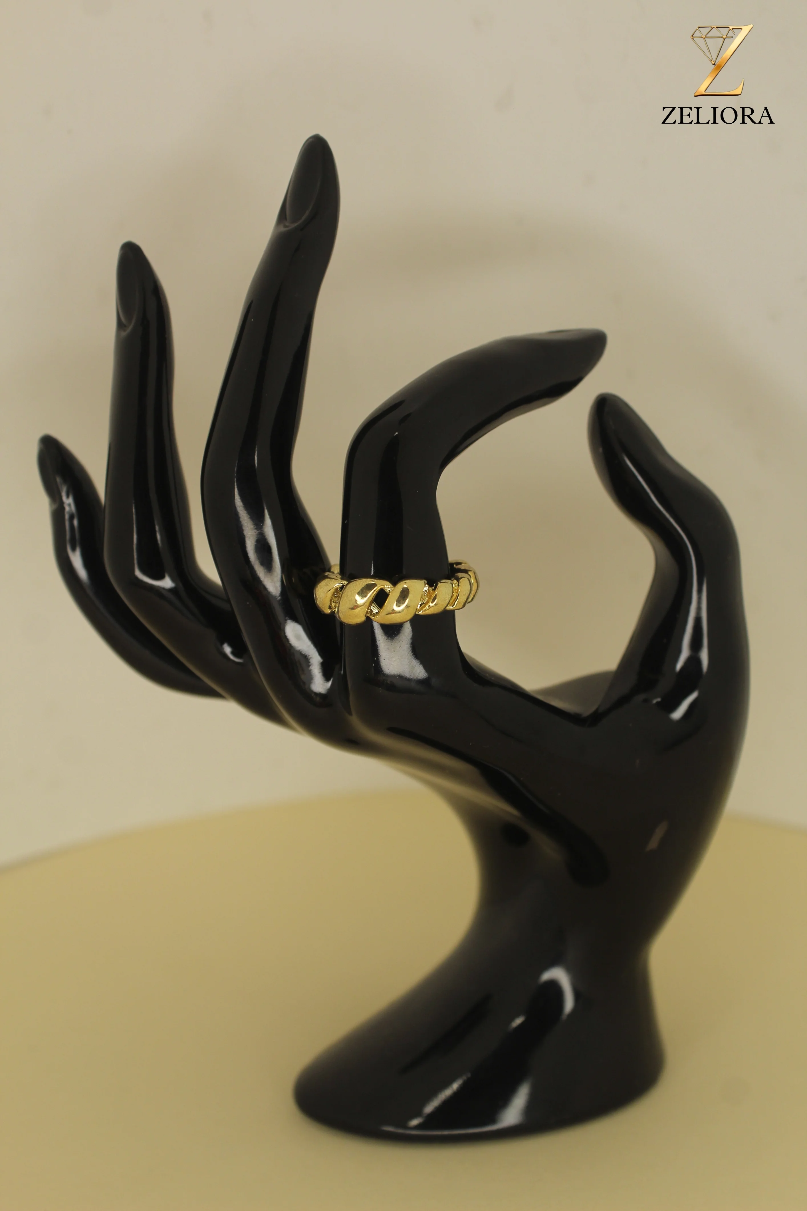 Luxe Band Ring thumbnail 2