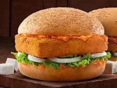 Paneer Zinger Burger