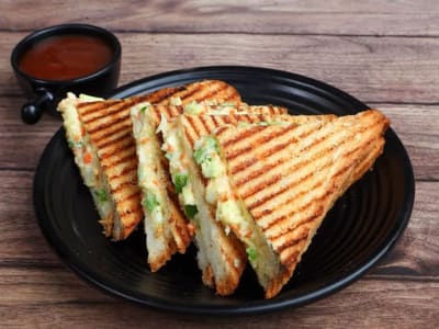 Cheesy Veggie Sandwich