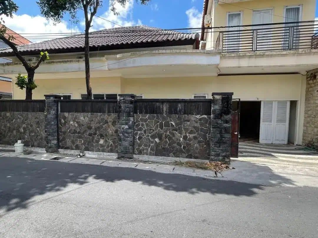 RUMAH EXCLUSIVE 2 LANTAI DIJUAL - DAUH PURI, DENPASAR BARAT* - Image 1 of 10
