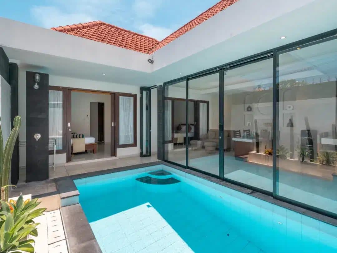 FOR RENT VILLA 3BR BEST LOKASI  JUST WALKING DISTANCE SHOPS, CAFE BRAWA CANGGU - Image 1 of 7