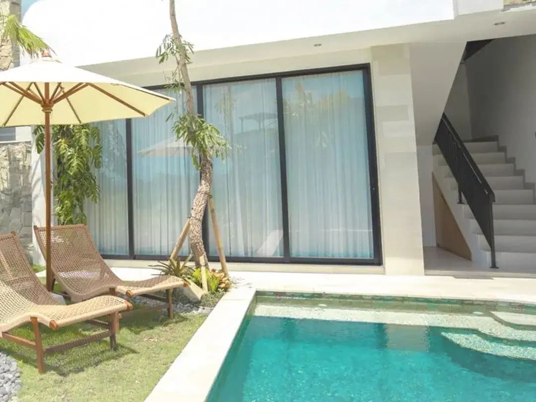 TROPICAL VILLA CEMAGI – WALKING DISTANCE TO MENGENING BEACH - Image 1 of 6