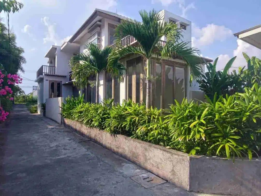 Villa Baru 200m dari Pantai 2 lt, Semi-Furnished hanya 20m dari jalan utama milik sendiri - Image 1 of 10