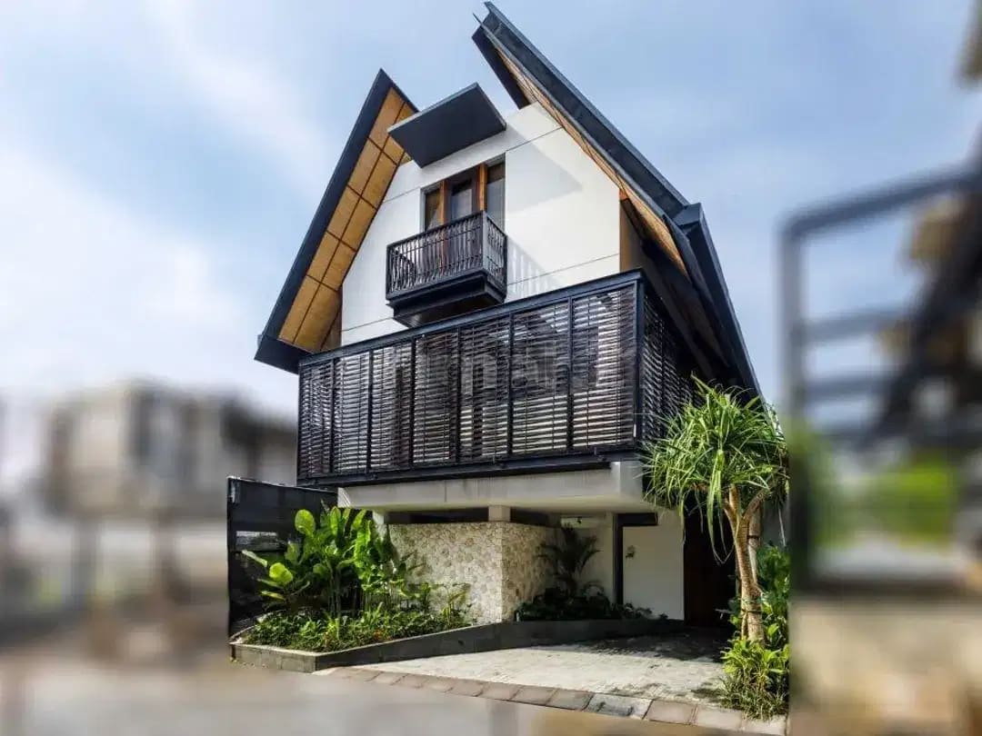 Villa Baru 3 Lantai Ready Fully Furnished Di Premium Canggu - Image 1 of 8