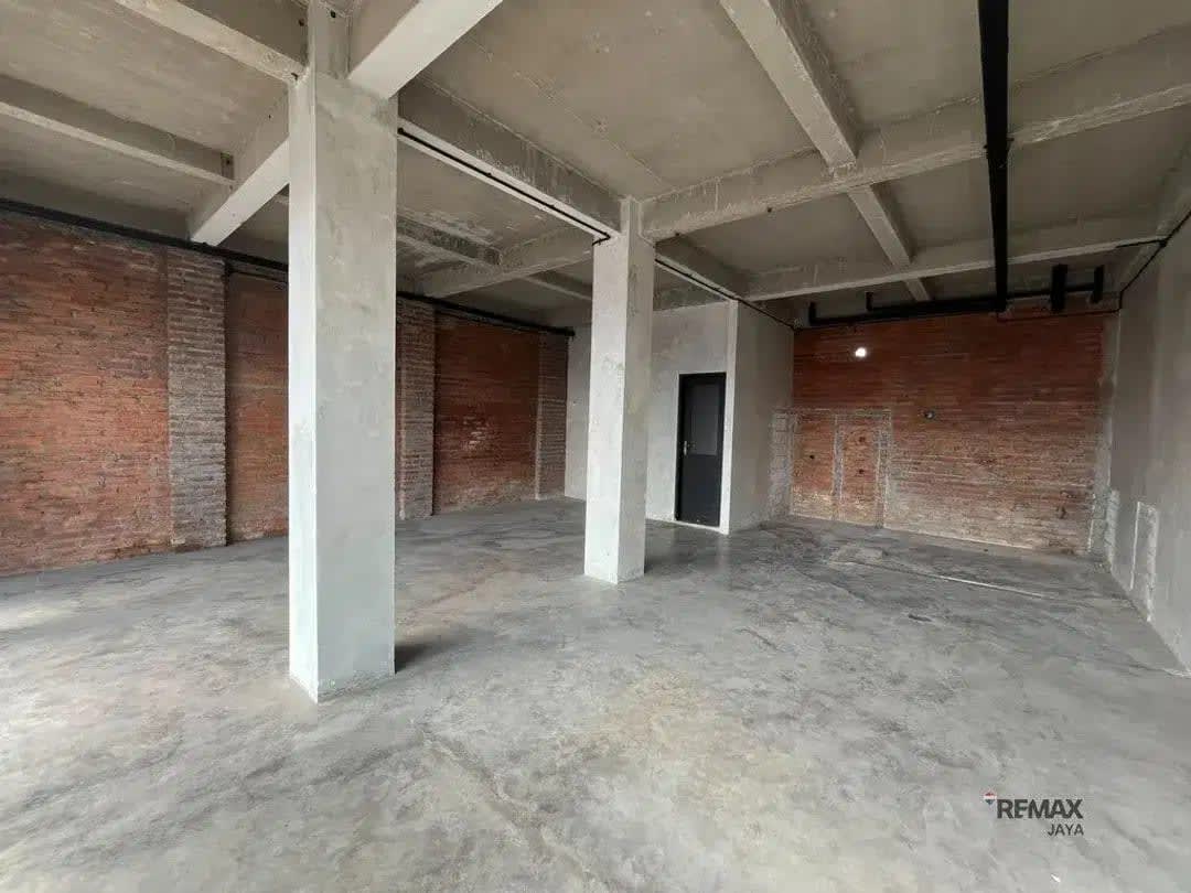 Strategic 2-Storey Building For Rent In Canggu - Image 1 of 4