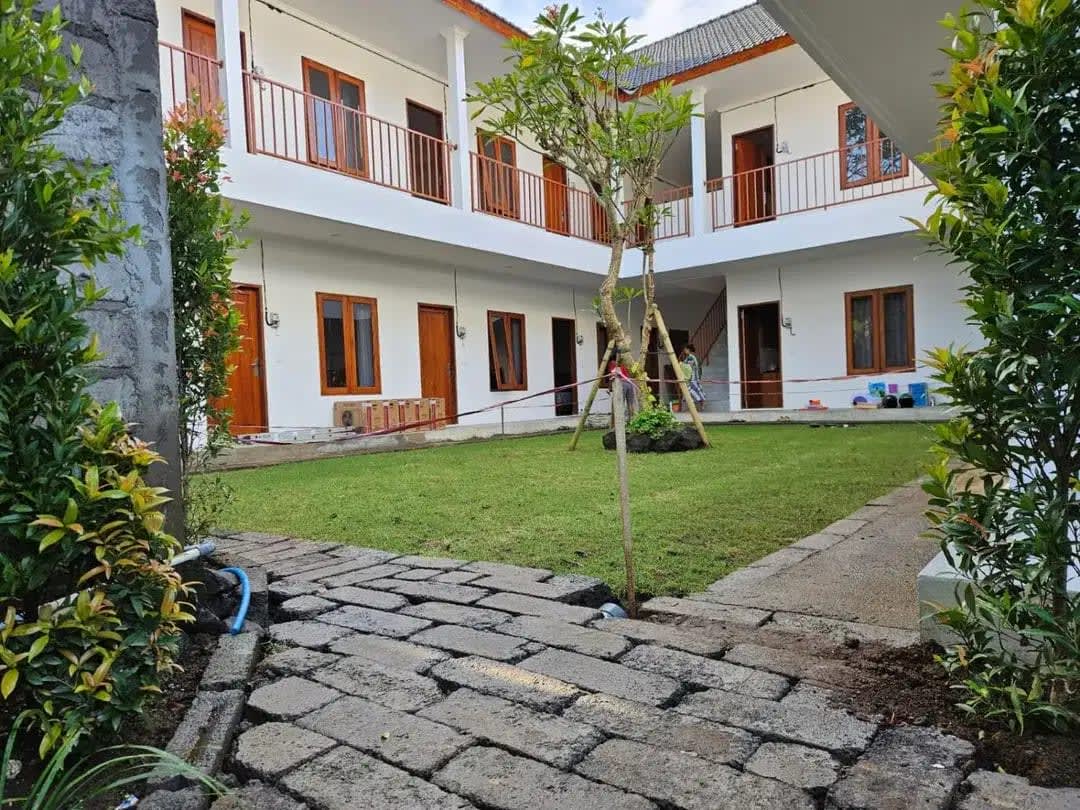 Disewakan Leasehold Homestay 14 Kamar di Raya Uluwatu Jimbaran - Bali - Image 1 of 8