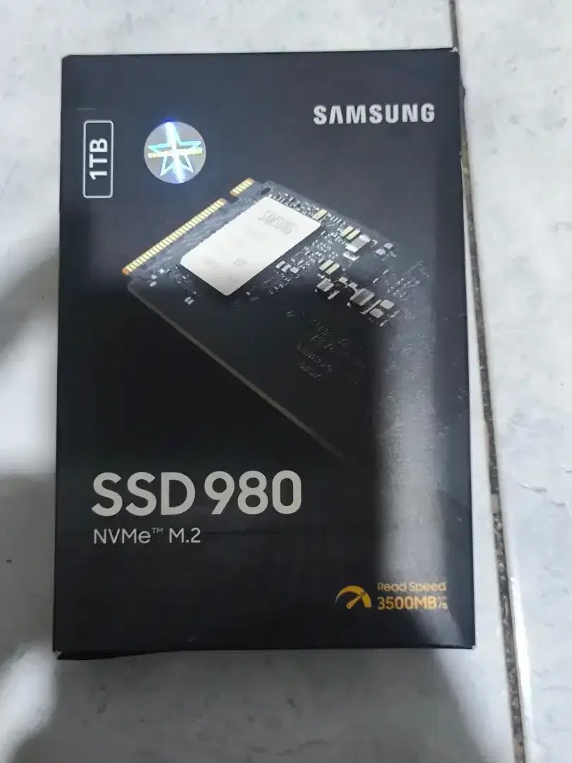 SSD Samsung 980 1TB PCIE 3.0 x4 SSD M.2 NVME - Image 1 of 3