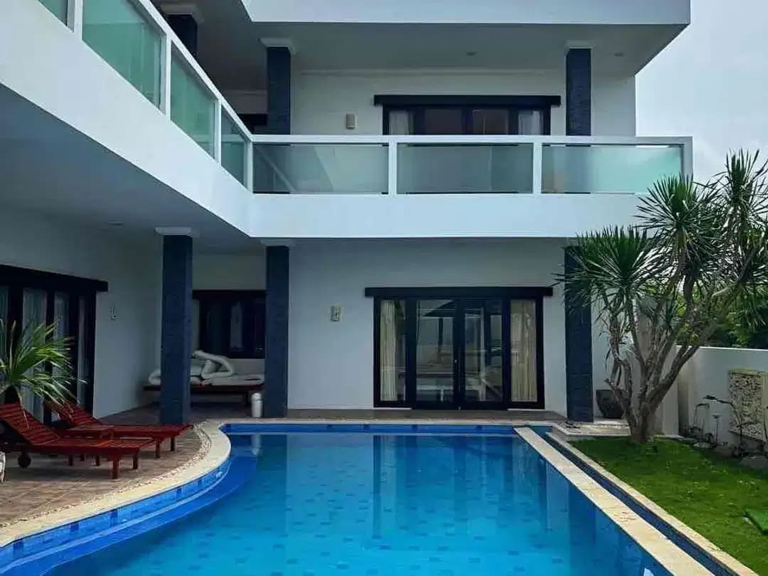 Villa 4 Bedroom View Laut sudah mulai disewakan best for bisnis villa - Image 1 of 10