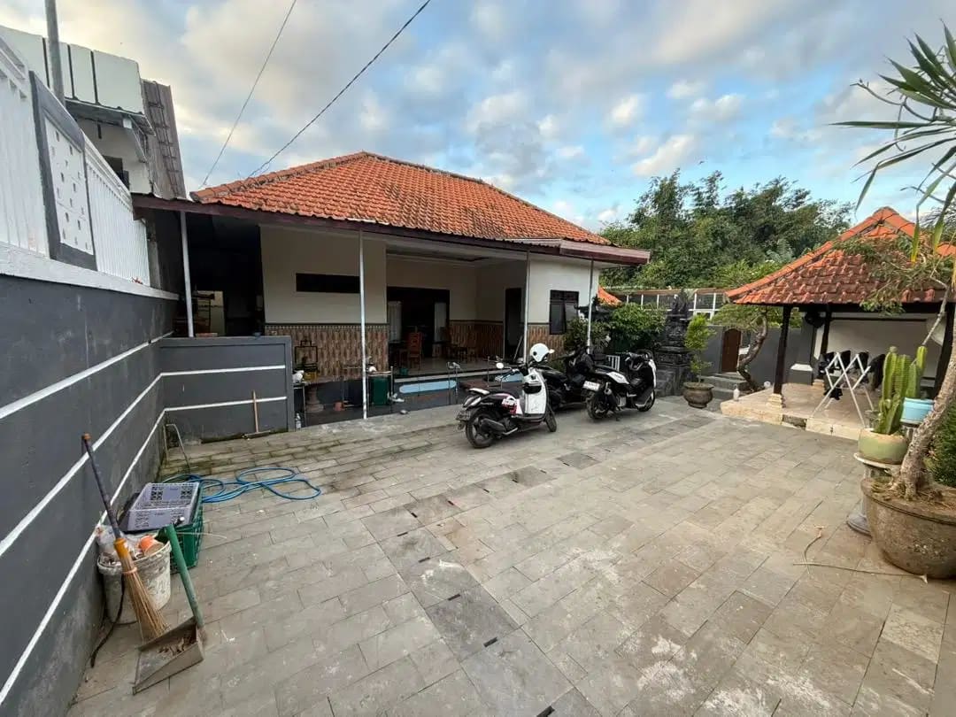 rumah kontrakan luas dan asri pet friendly - Image 1 of 4