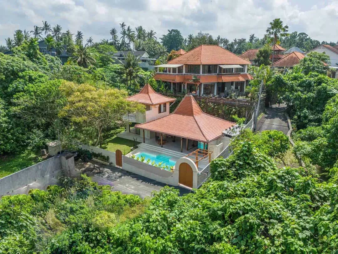 Villa Kemenuh Ubud Pemandangan Hutan - Image 1 of 10