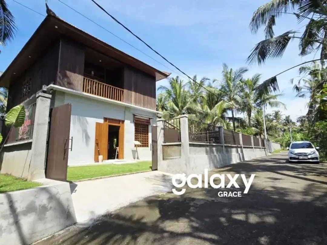 SUBLEASE BISTRO & A WOODEN HOUSE - PANTAI SABA GIANYAR - Image 1 of 10