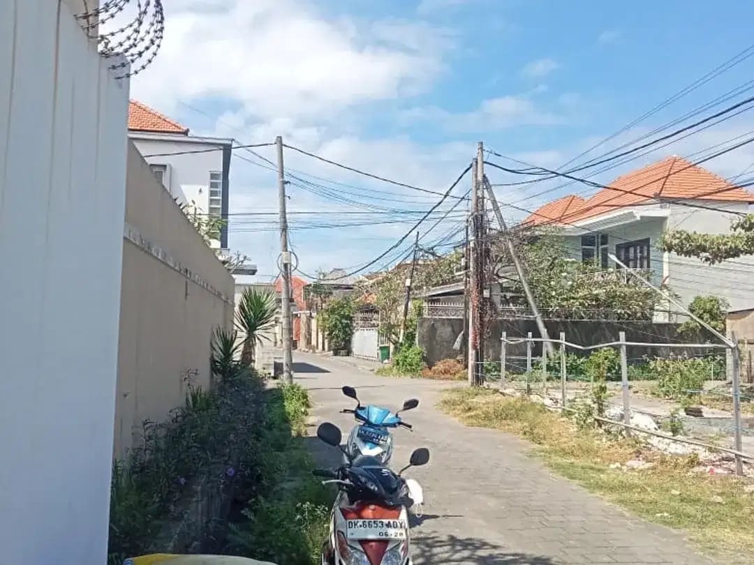 DIJUAL TANAH STRATEGIS – LINGKUNGAN VILLA EKSKLUSIF BATUR SARI, SANUR KAUH ( JK / LM ) - Image 1 of 4