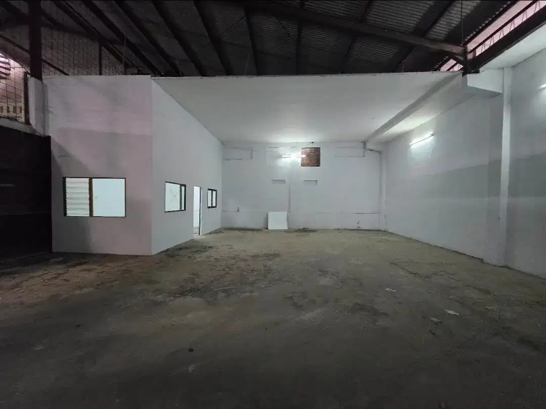 Disewakan 1 ruko dan 1 gudang - Image 1 of 1