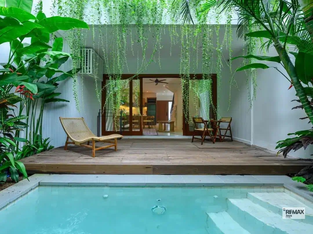 Modern 2-Bedroom Townhouse With Up To 65-Year Leasehold In Sanur - Image 1 of 10