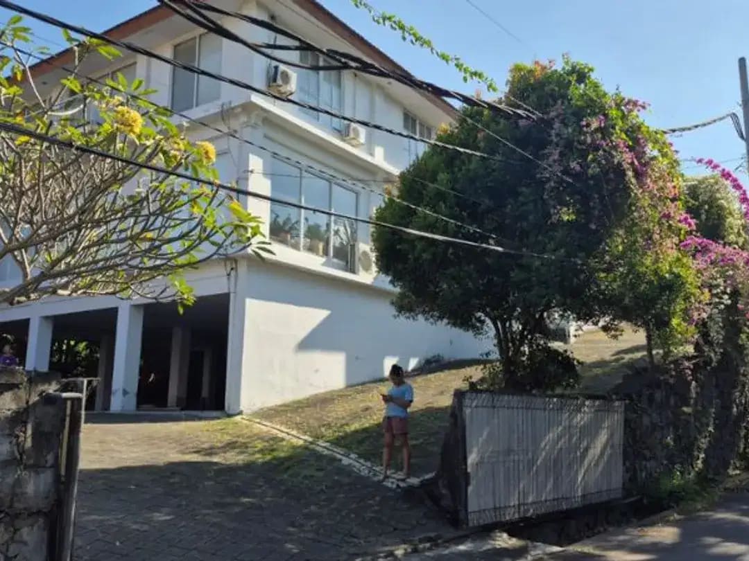 GUDANG DAN KANTOR DI JALAN UTAMA IDA BAGUS MANTRA KETEWEL GIANYAR - Image 1 of 10