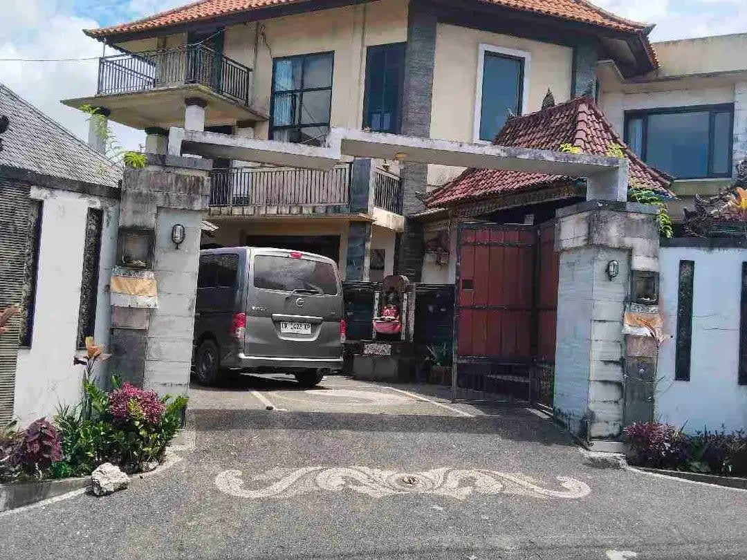 disewakan rumah luas di puri ungasan view GWK bali - Image 1 of 10