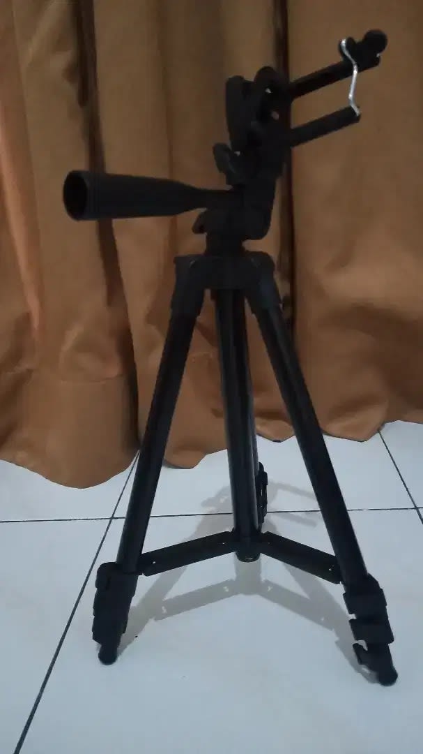 Tripod/Tongsis Portable handphone+Holder&amp;Sarung Tinggi Max 85cm - Image 1 of 4