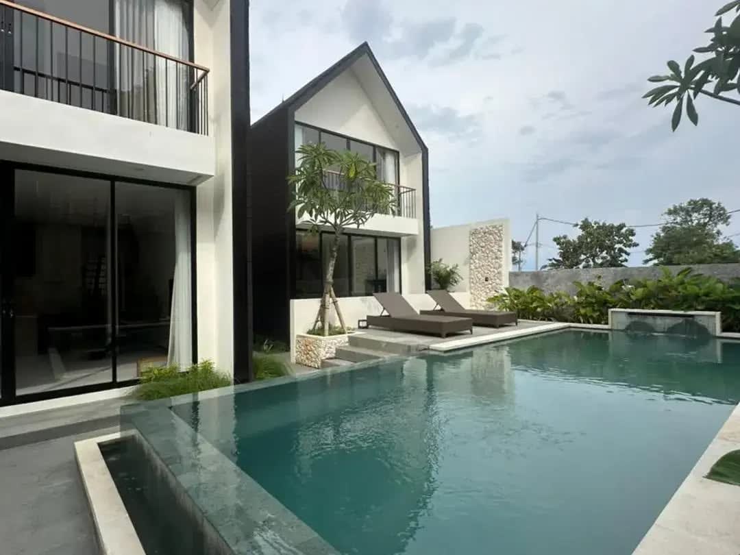 VILLA READY BRAND NEW BIG POOL MODERN KAWASAN STARTEGIS SABA NEAR BEACH - Image 1 of 10
