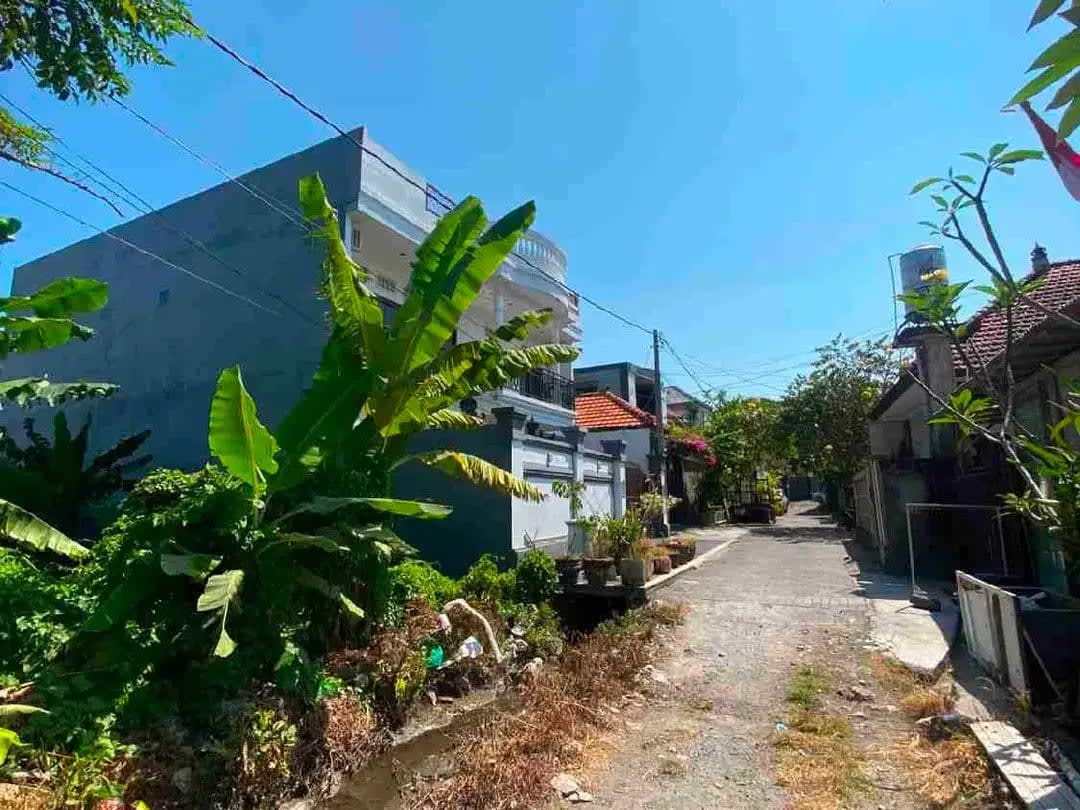 Jual Tanah Sudah Datar Luas 175m²/1.75are Jl Tukad Balian Denpasar Selatan Zona Kuning - Image 1 of 4