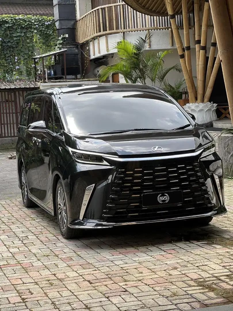 LEXUS LM350h 4SEATER 2024 GRAPHITE BLACK - Image 1 of 10