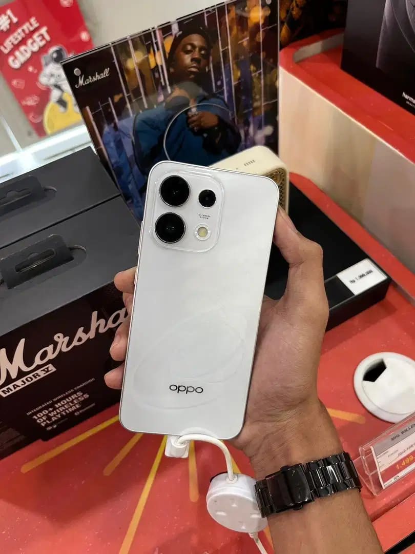 Oppo reno 16 F 5G - Image 1 of 1