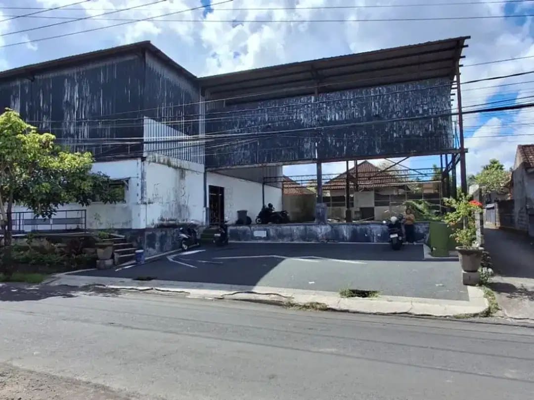 Disewakan tempat uusaha &amp; kantor jalan utama Padonan, Canggu - Image 1 of 3
