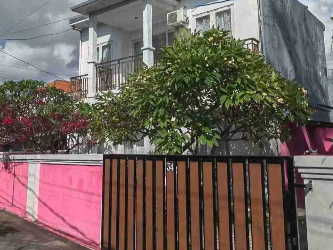 RUMAH SEWA SEMI FURNISHED PAMOGAN DENPASAR SELATAN BALI - Image 1 of 10
