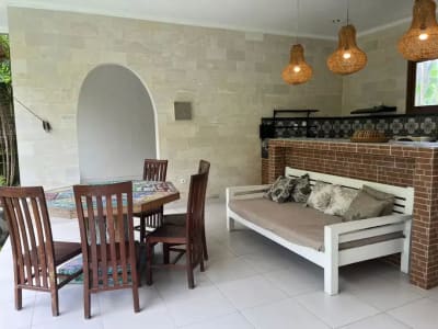 Disewakan villa cantik dengan lokasi strategis di kawasan Banjar Canggu, Kuta Utara – Bali. Cocok untuk tempat tinggal maupun investasi rental villa. - Thumbnail 3