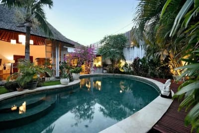 Villa 4 Kamar Tidur Lokasi di dekat Pantai Berawa Canggu - Thumbnail 4