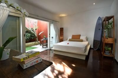 Villa 4 Kamar Tidur Lokasi di dekat Pantai Berawa Canggu - Thumbnail 3