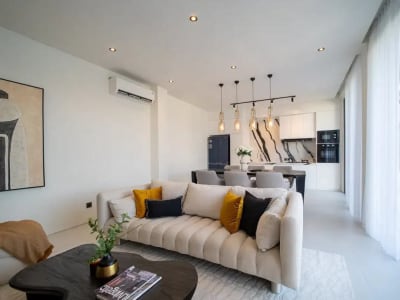 Modern Tropical Villa With Paddy Field View In Canggu Berawa - Thumbnail 2