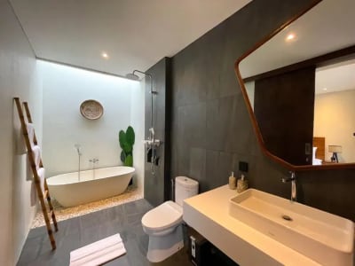 Brand New Villa in Prime Seminyak Location (25-years Leasehold) - Thumbnail 7