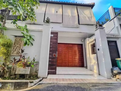 Commercial Luxury Villa Walking Distance to Canggu Beach Bali - Thumbnail 3
