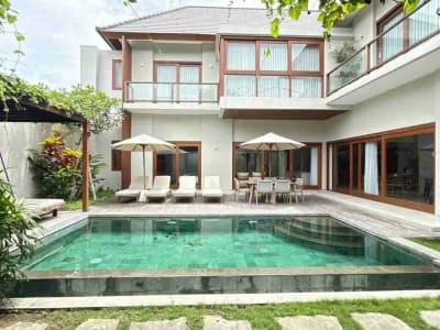 Villa Mewah Kontemporer Umalas Dekat Canggu dan Seminyak - Thumbnail 1