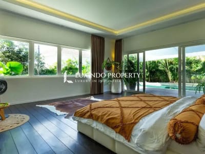 DISEWAKAN JANGKA PANJANG VILLA DENGAN 4 KAMAR TIDUR DI CANGGU - Thumbnail 7