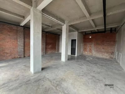 Strategic 2-Storey Building For Rent In Canggu - Thumbnail 1