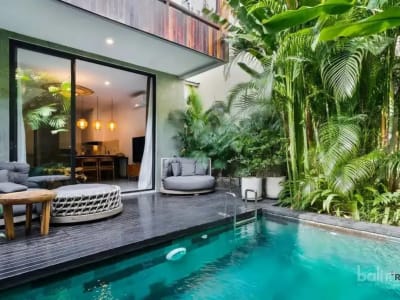 Exclusive Modern Villa For Leasehold 21 Years at Berawa Canggu - Thumbnail 1