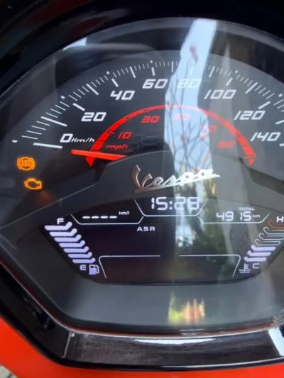 Vespa GTS Super Sport 150 Orange Tramonto like new - Thumbnail 4