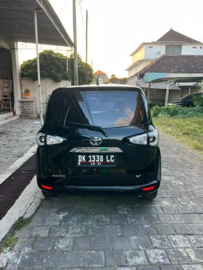 Toyota Sienta v 2017 manual,asli bali - Thumbnail 4
