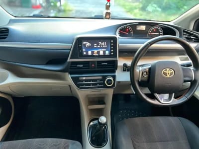 Toyota Sienta v 2017 manual,asli bali - Thumbnail 9