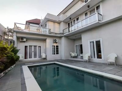 Villa Strategis dekat Pantai Jimbaran - Thumbnail 1