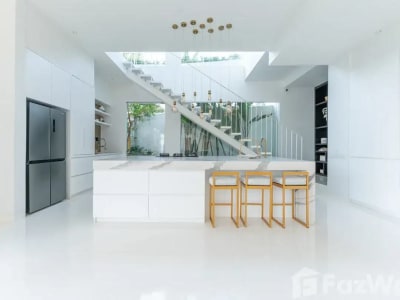 5 Bedroom Villa for sale in Canggu, Bali - Thumbnail 4