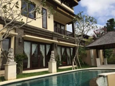 Villa Besar Uluwatu dgn Pemandangan Laut - Thumbnail 7