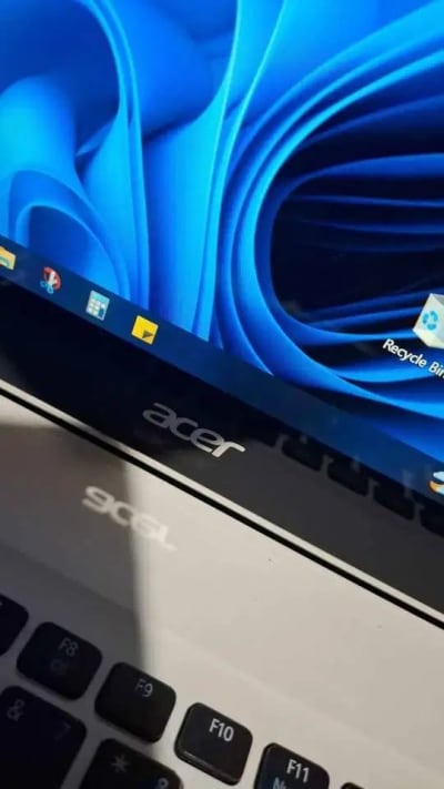 Laptop Acer V3 Touchscreen Core i5 Ram 6 Gb SSD 256 Gb KONDISI MINUS - Thumbnail 8
