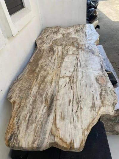 Meja Kayu Fosil dan Kursi Kayu fosil - Thumbnail 1