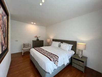 Luxury Villa Prime Location Berawa Canggu Freehold - Thumbnail 3