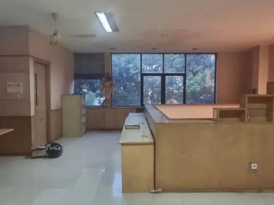 Disewakan RUKO KANTOR 3 lantai pusat bisnis Denpasar, Bali Lokasi Dauh Puri, Denpasar Bali - Thumbnail 4
