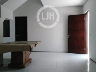 House For Sale In Residential Area, One Gate System, Close to Public Facilities, Only 2 Km to Garuda Wisnu Kencana - Thumbnail 5