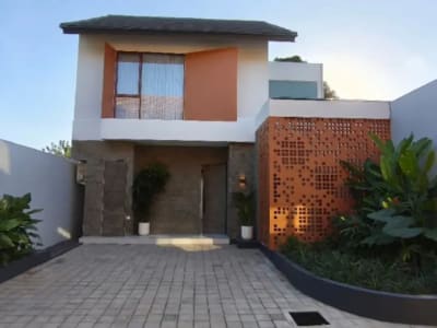 ROYAL VILLAS BALI SANUR KAWASAN ELITE STRATEGIS RENON DENPASAR BALI - Thumbnail 5